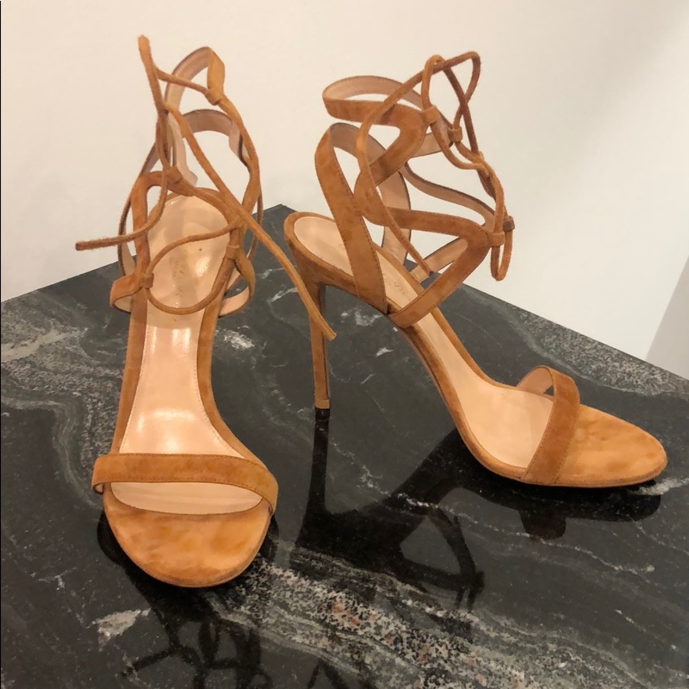 Gianvitto Rossi Camsell Camoscio Luggage Pumps